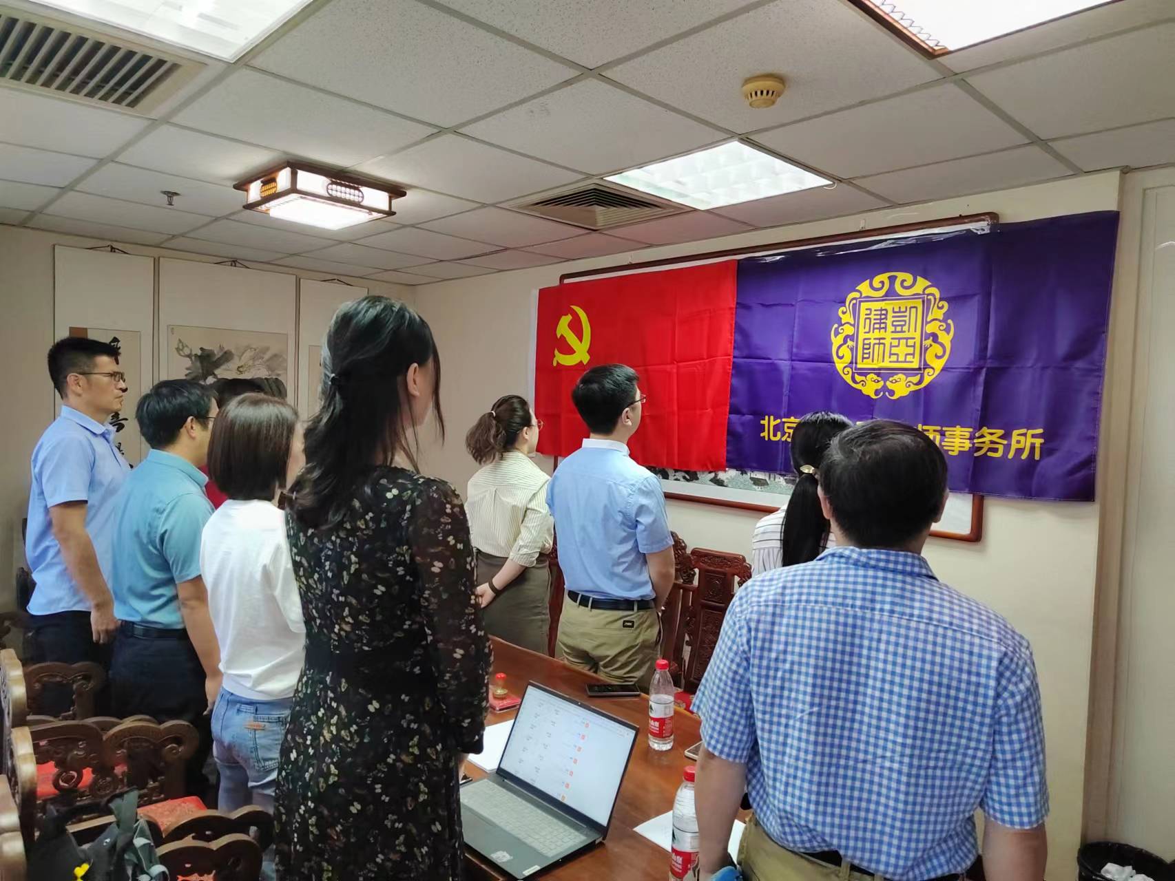 唱国际歌.jpg